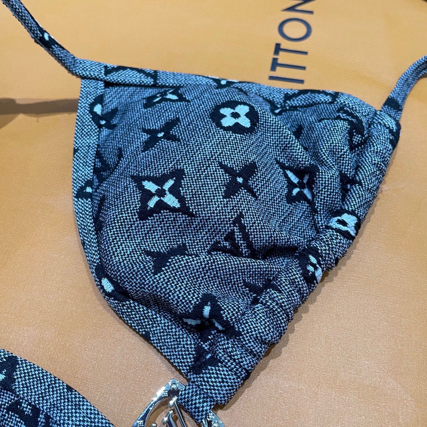 New style L swimsuit