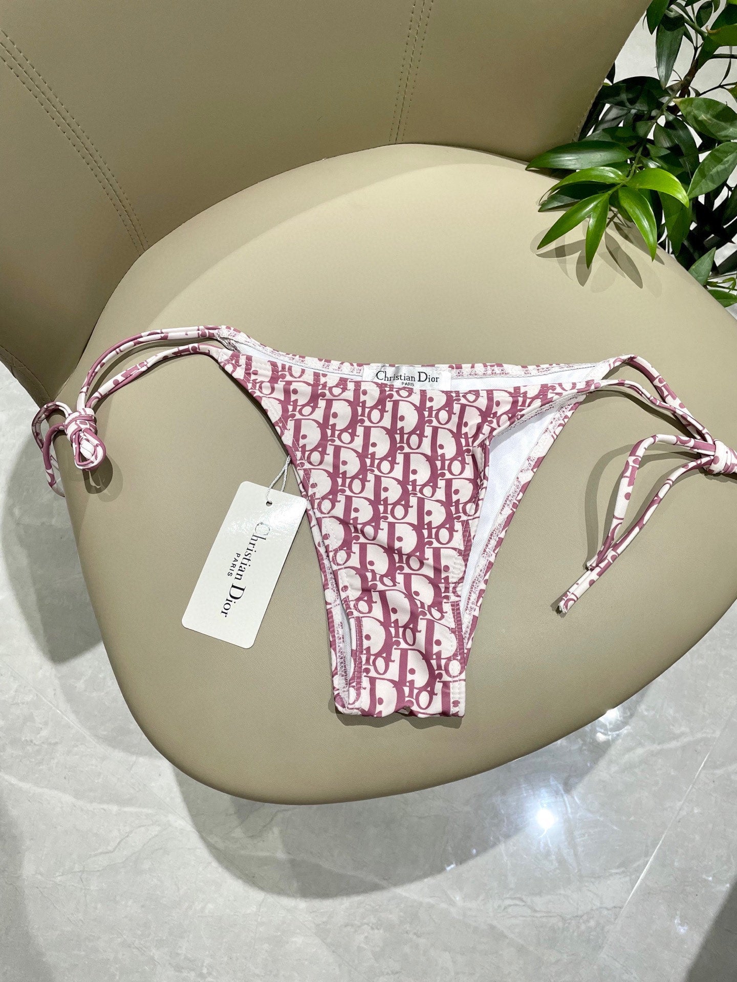 New style L swimsuit