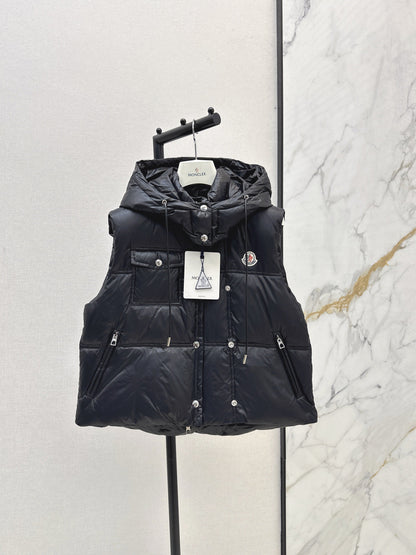 Monc  New Short stand collar down vest