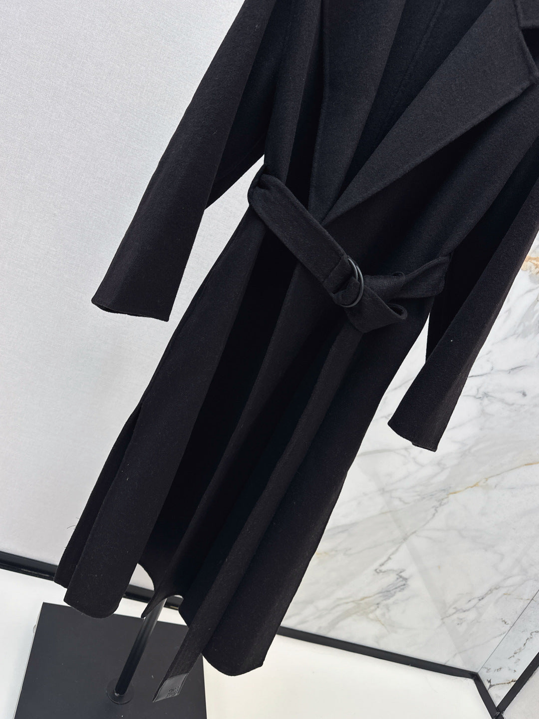 Loe New Belted coat