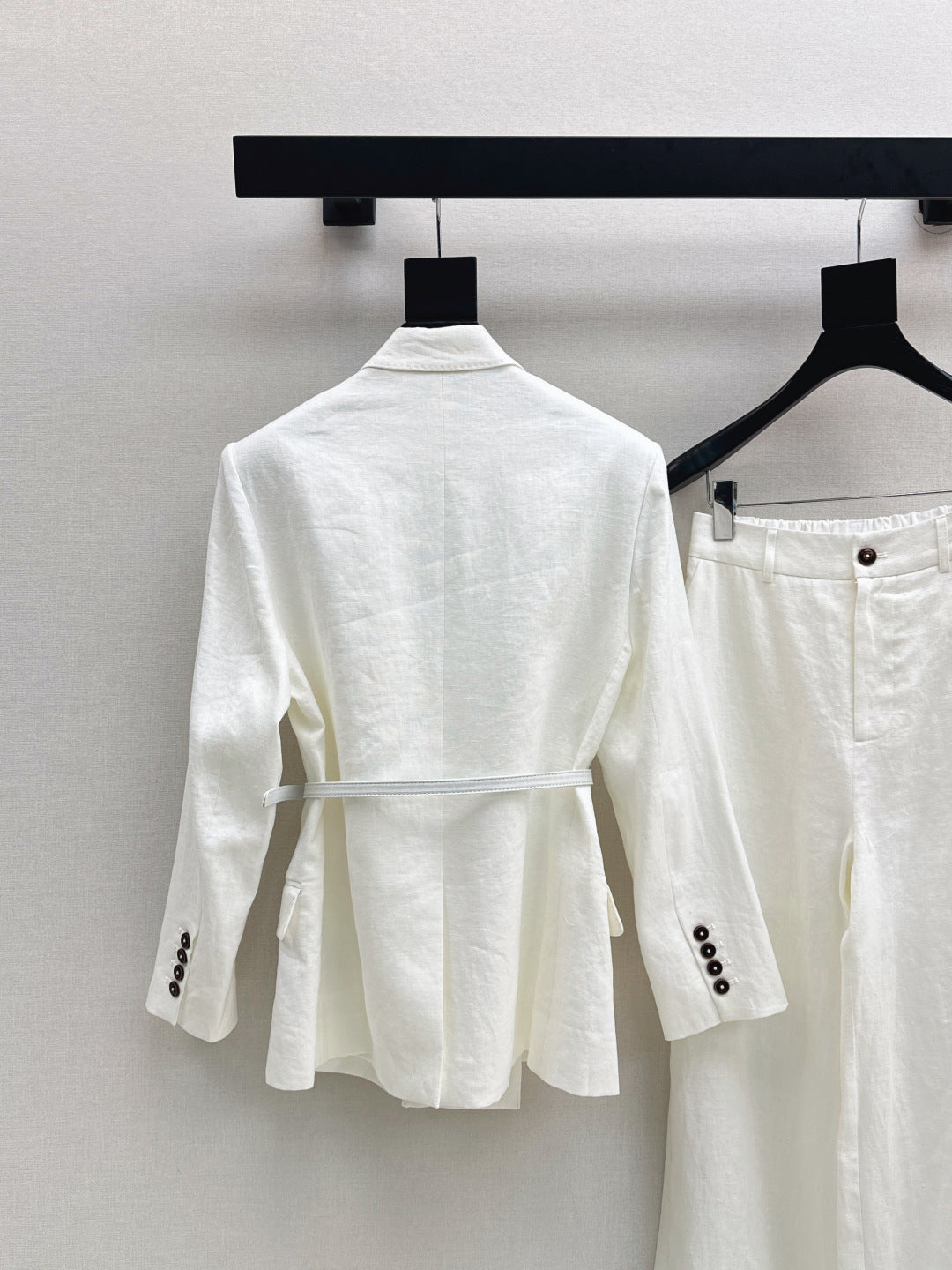 Loro New linen suit