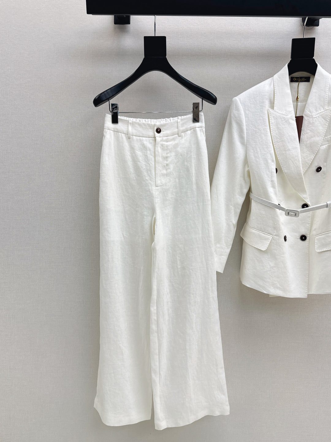 Loro New linen suit