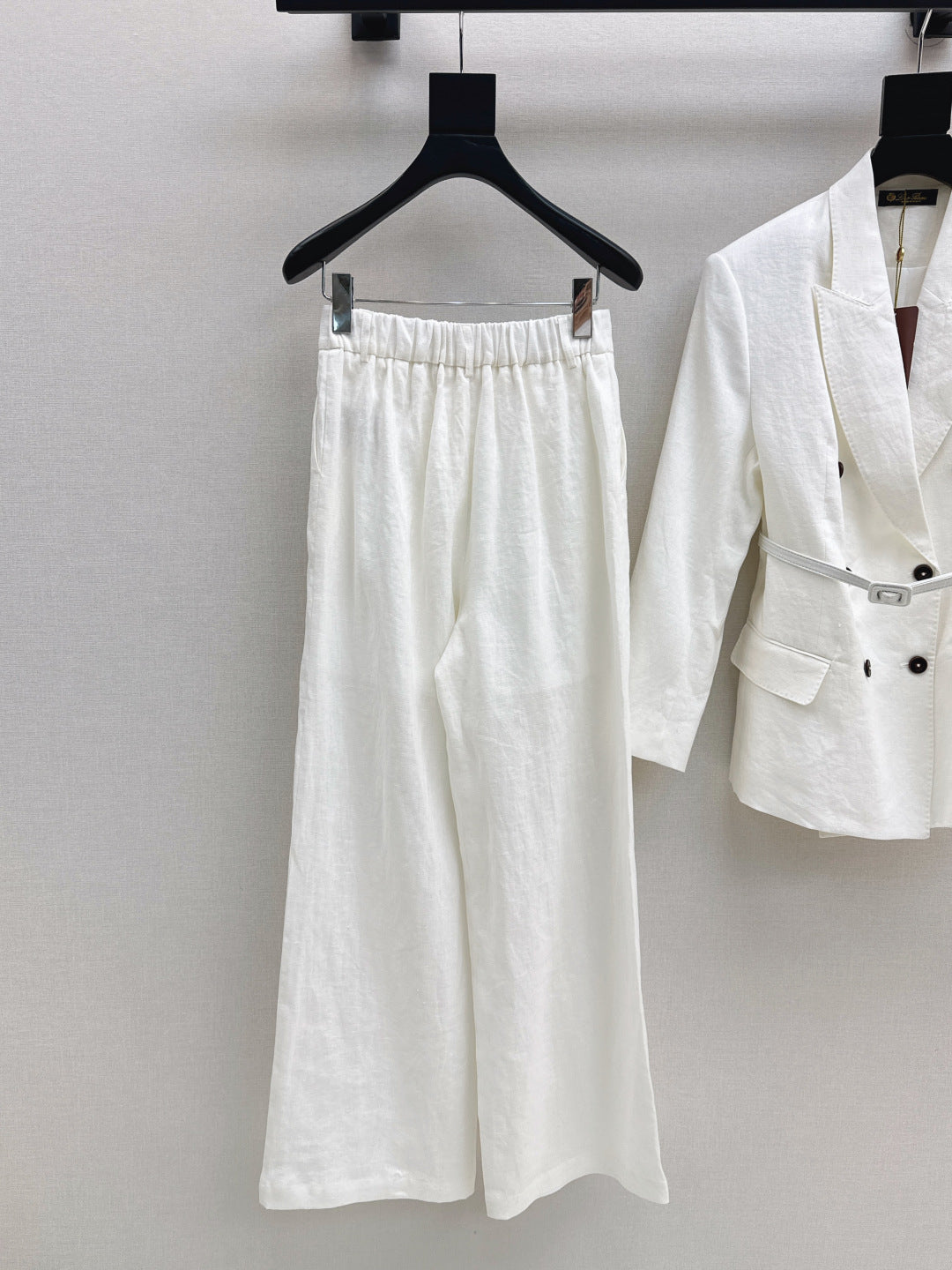 Loro New linen suit