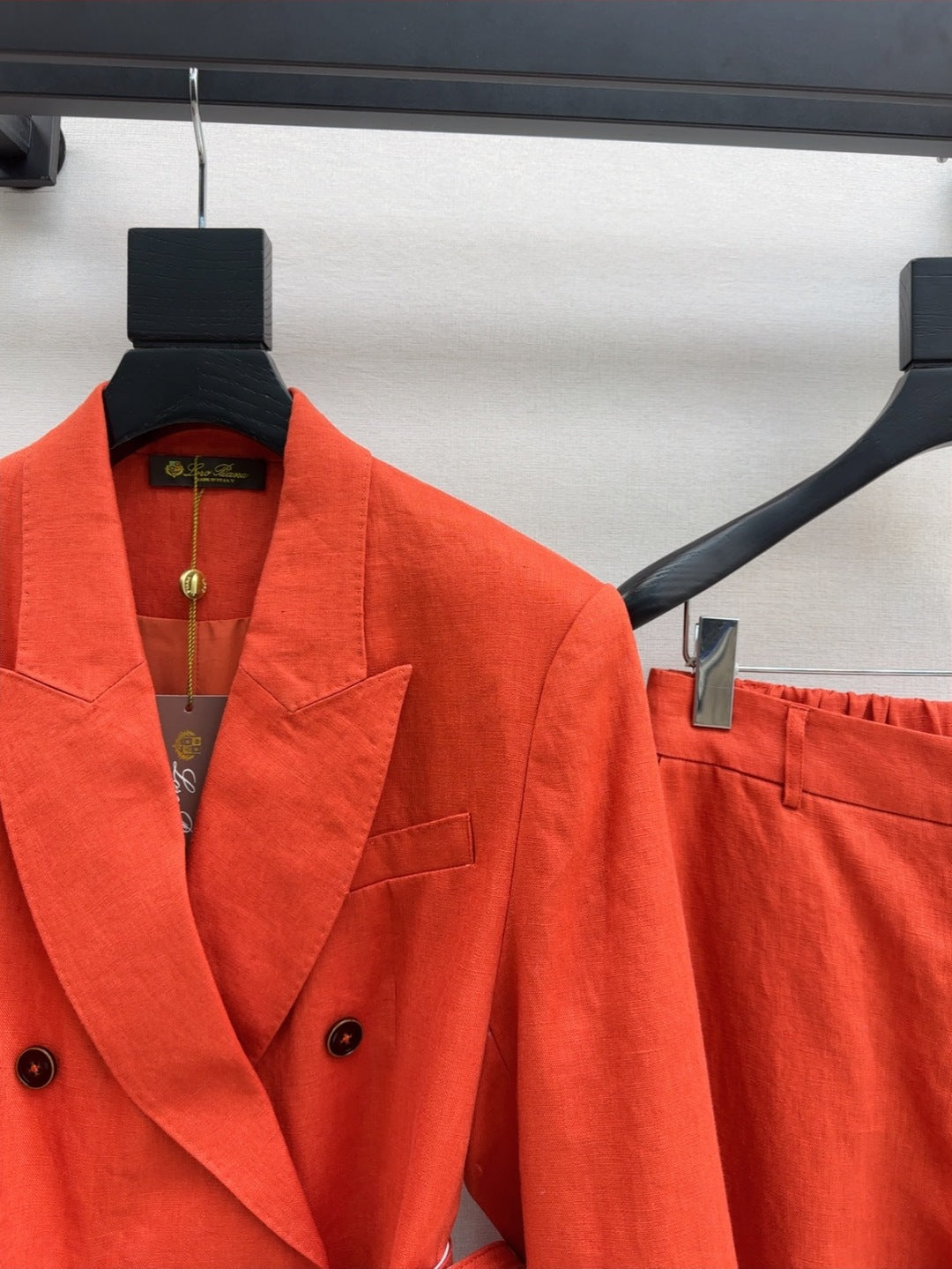 Loro New linen suit
