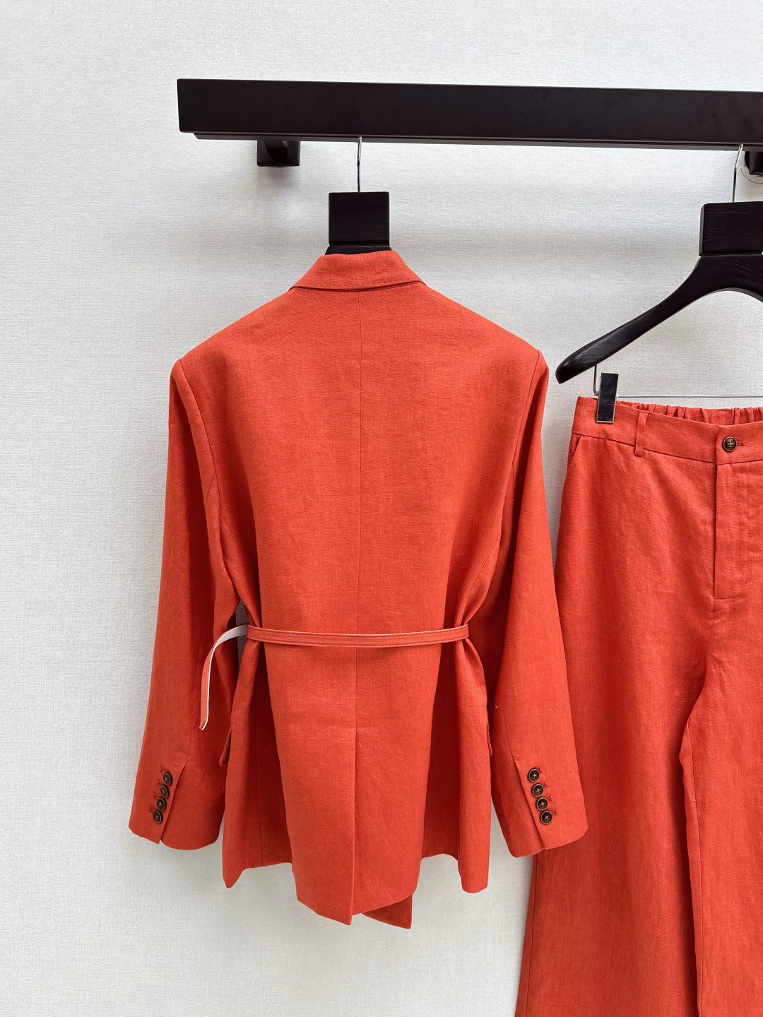 Loro New linen suit