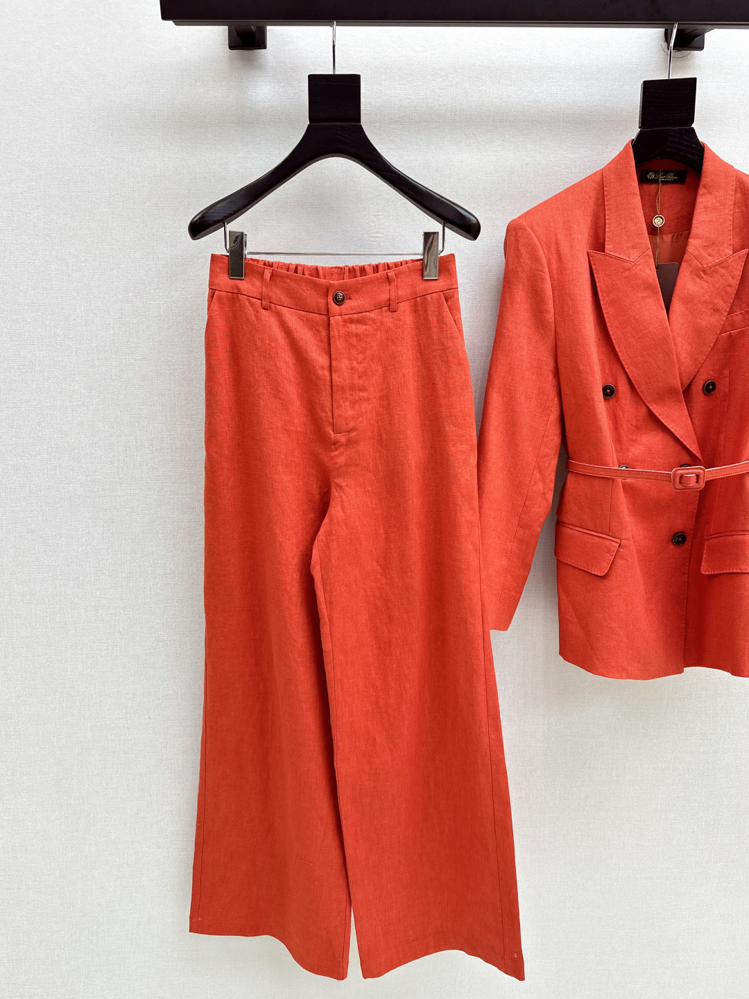 Loro New linen suit