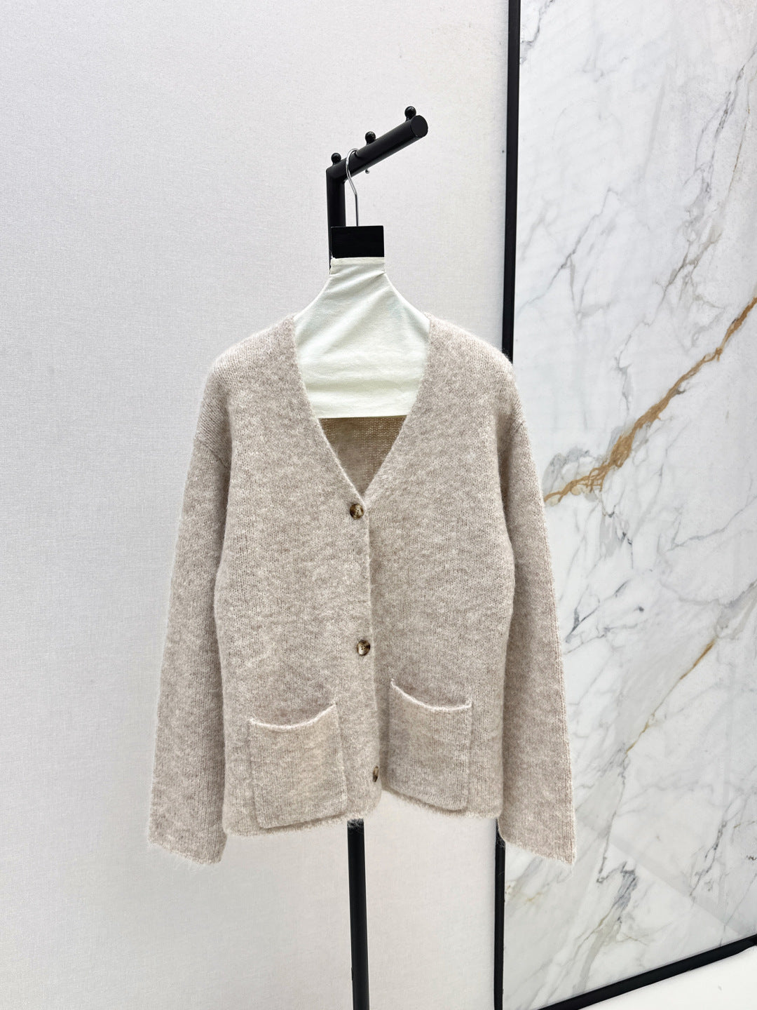 Loro New V-neck jacket