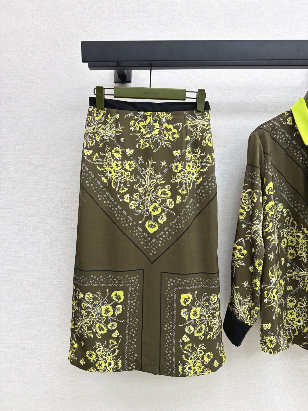 Guc NEW Hip skirt