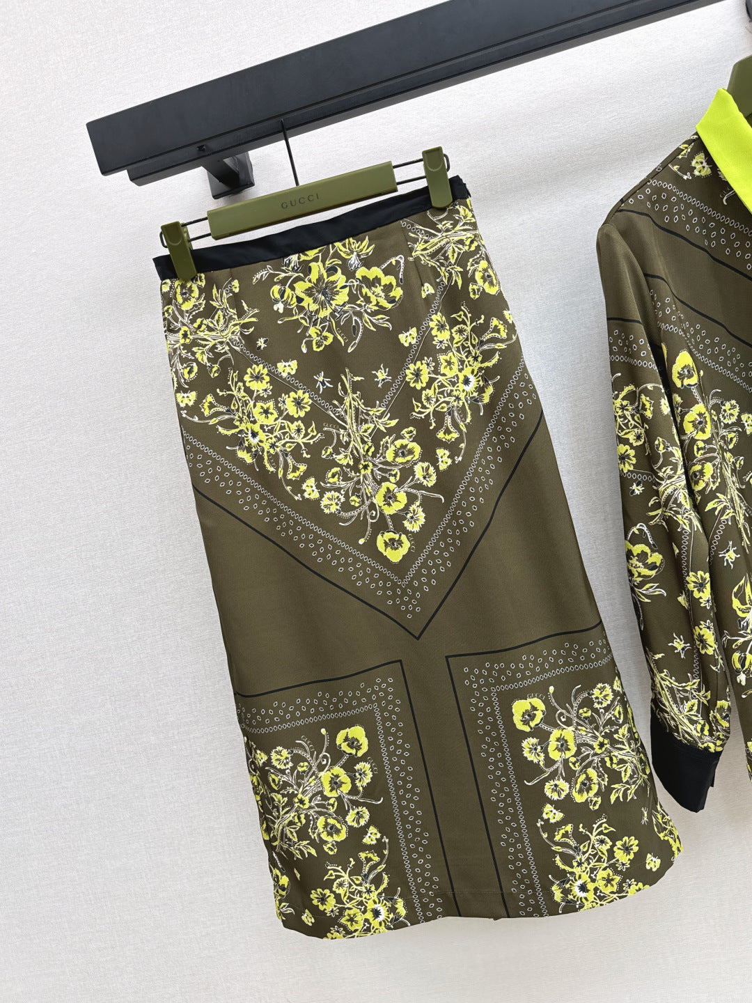Guc NEW Hip skirt