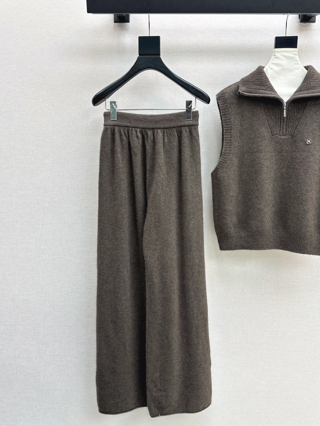Herm NEW wool suit