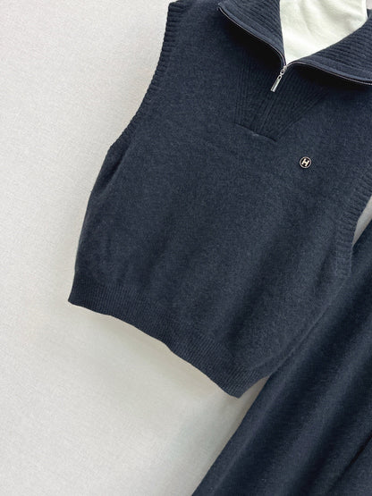 Herm NEW wool suit
