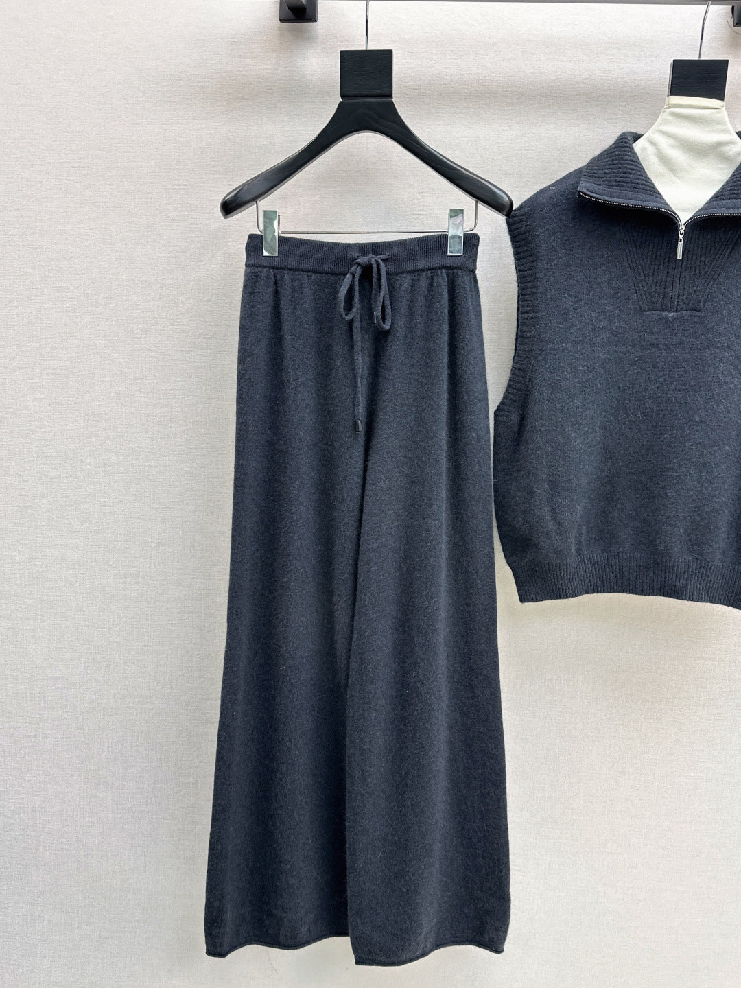 Herm NEW wool suit