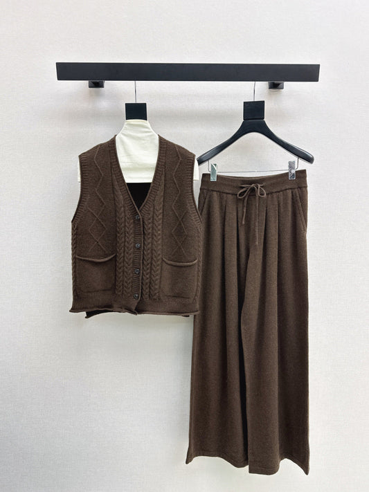Max NEW wool suit