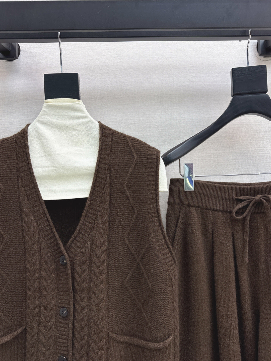 Max NEW wool suit