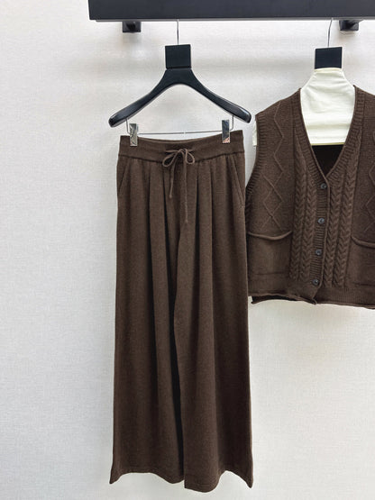 Max NEW wool suit