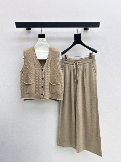 Max NEW wool suit