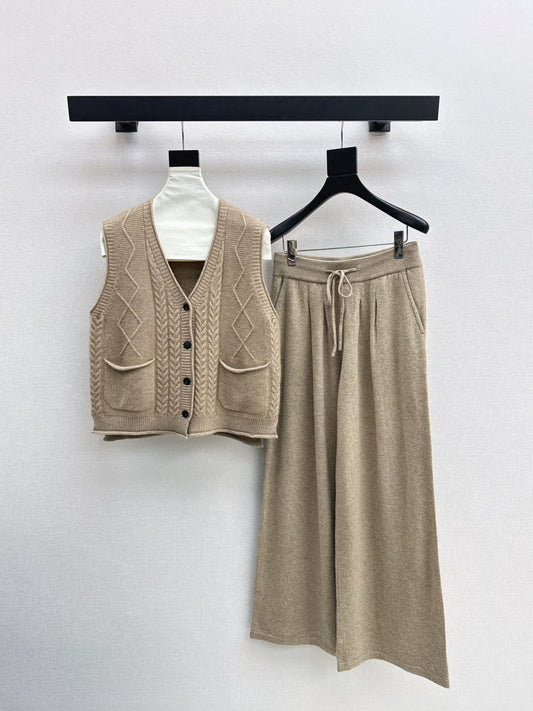 Max NEW wool suit