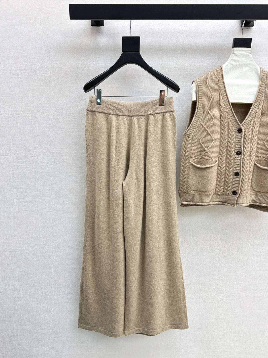 Max NEW wool suit