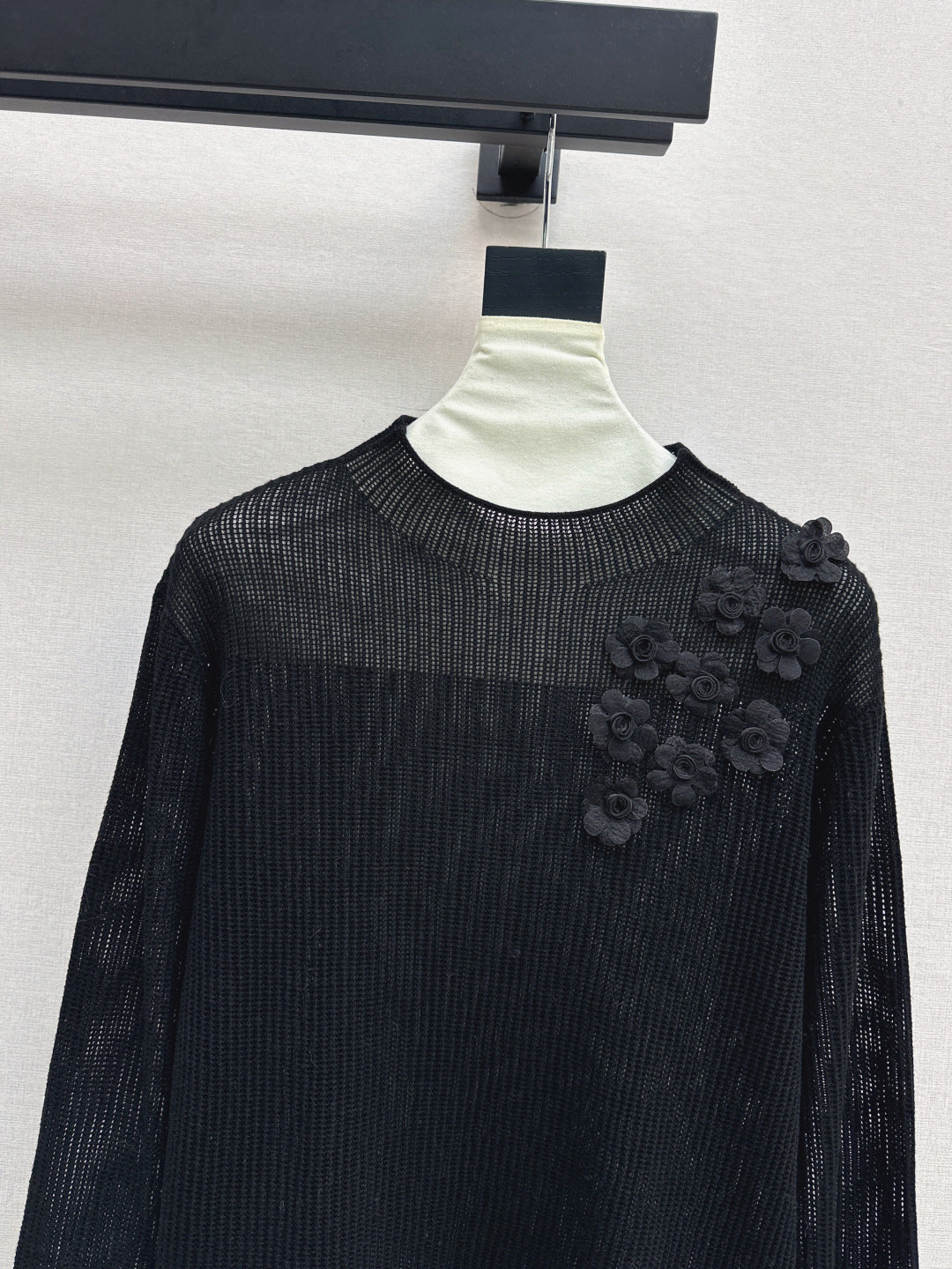 Chan NEW long-sleeved sweater