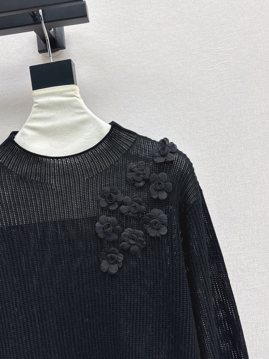 Chan NEW long-sleeved sweater
