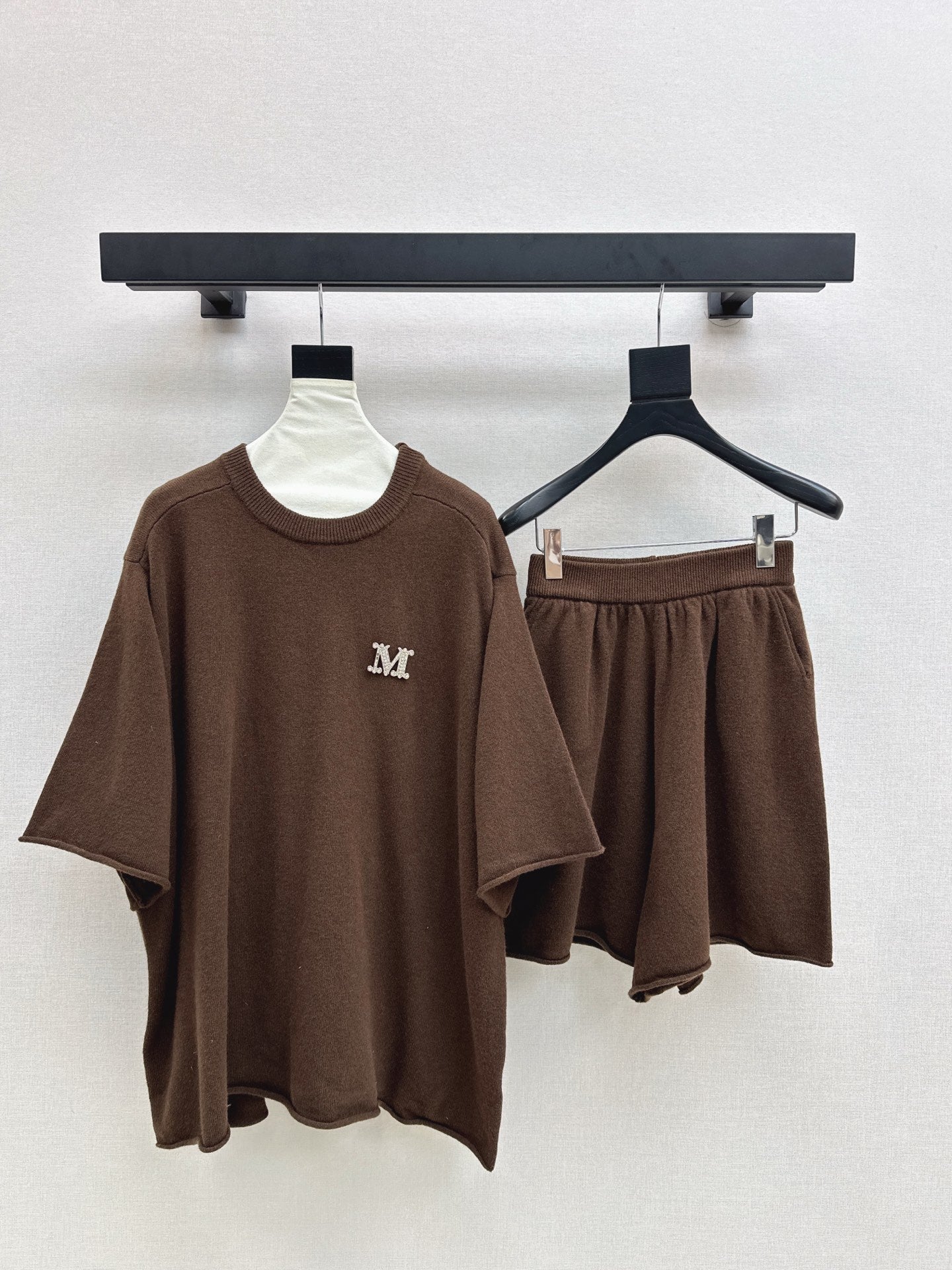 Max NEW wool suit