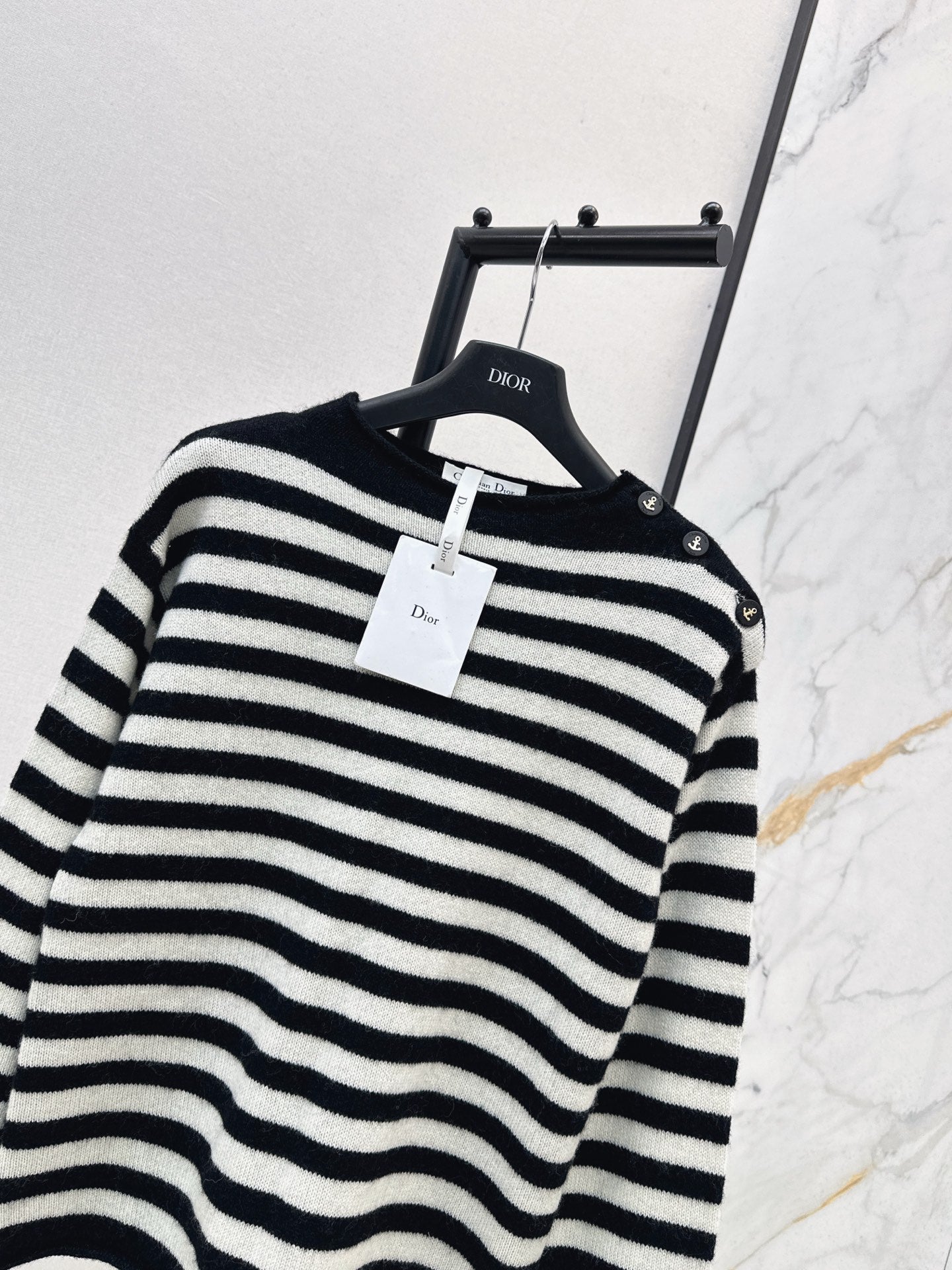 CD  NEW  cashmere sweater