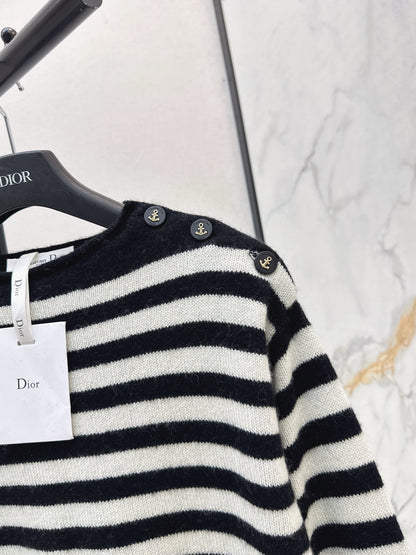 CD  NEW  cashmere sweater
