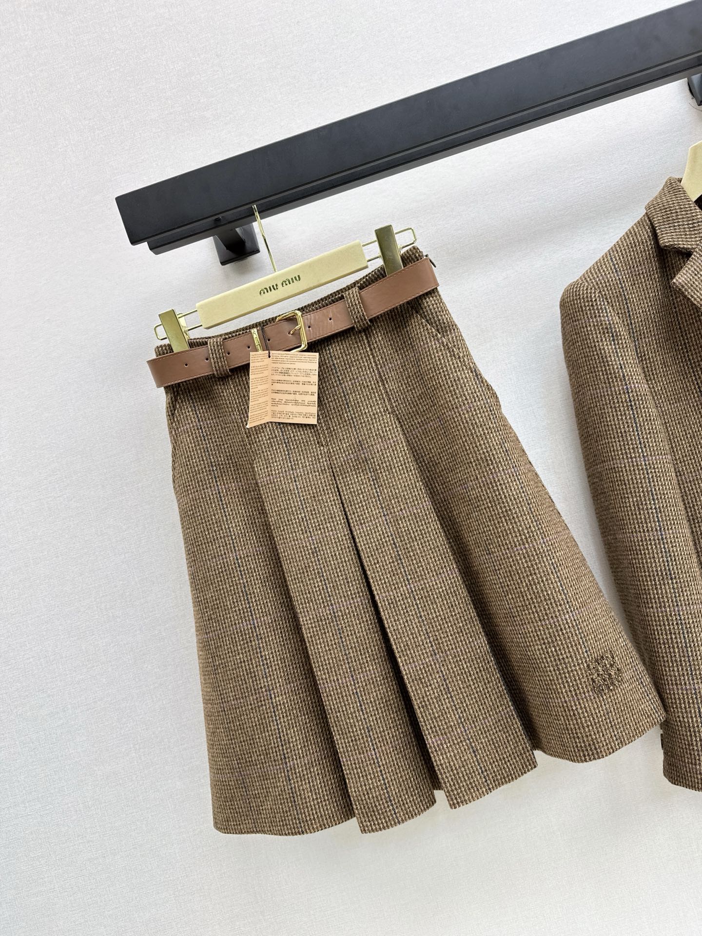 Miu NEW Pleated skirt