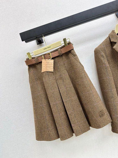 Miu NEW Pleated skirt