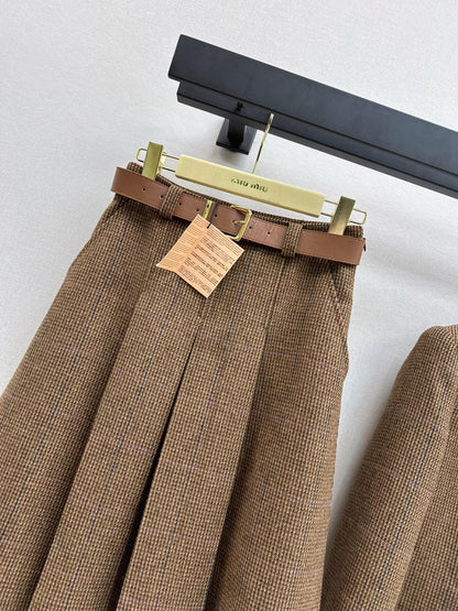 Miu NEW Pleated skirt