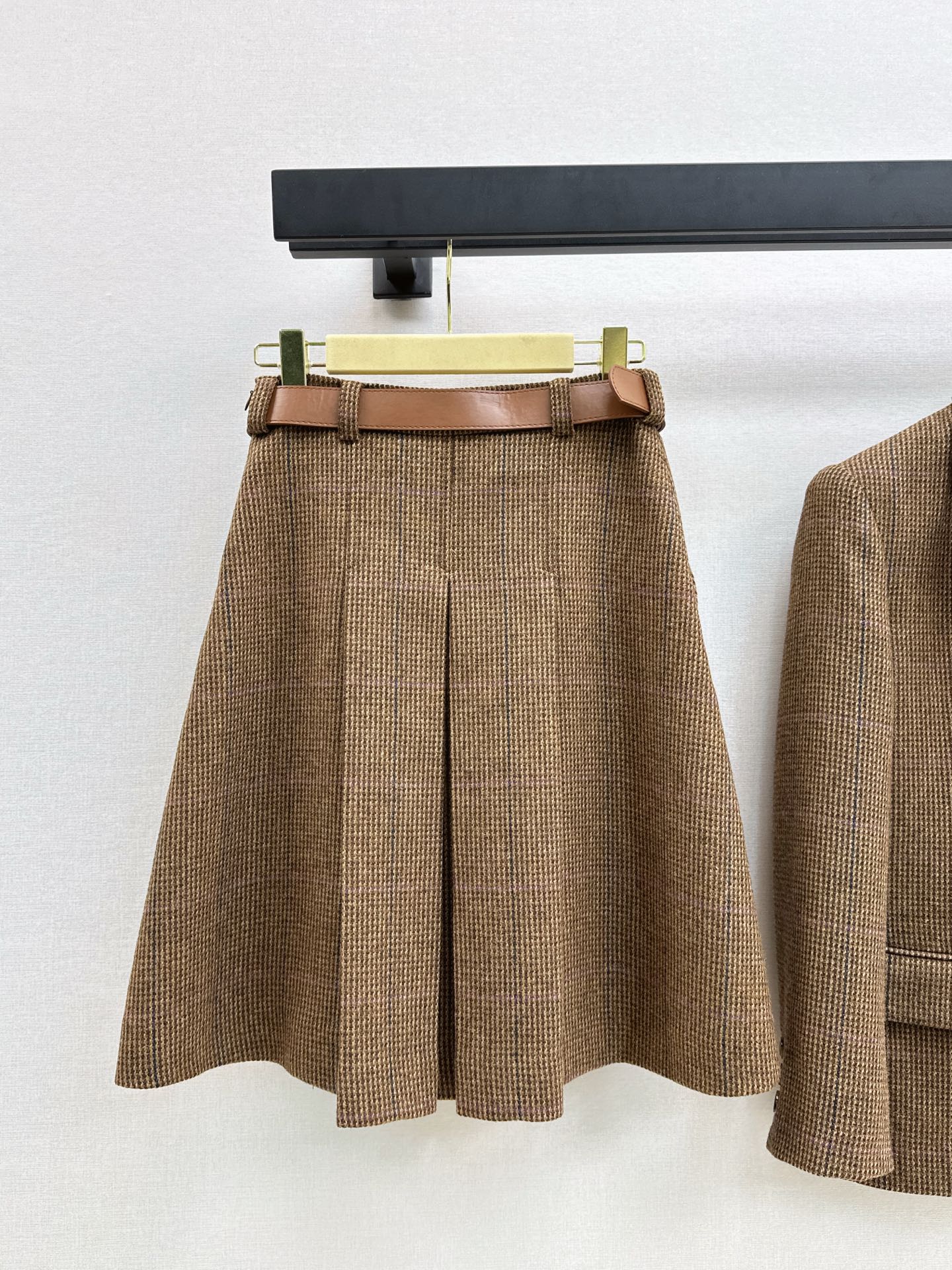 Miu NEW Pleated skirt