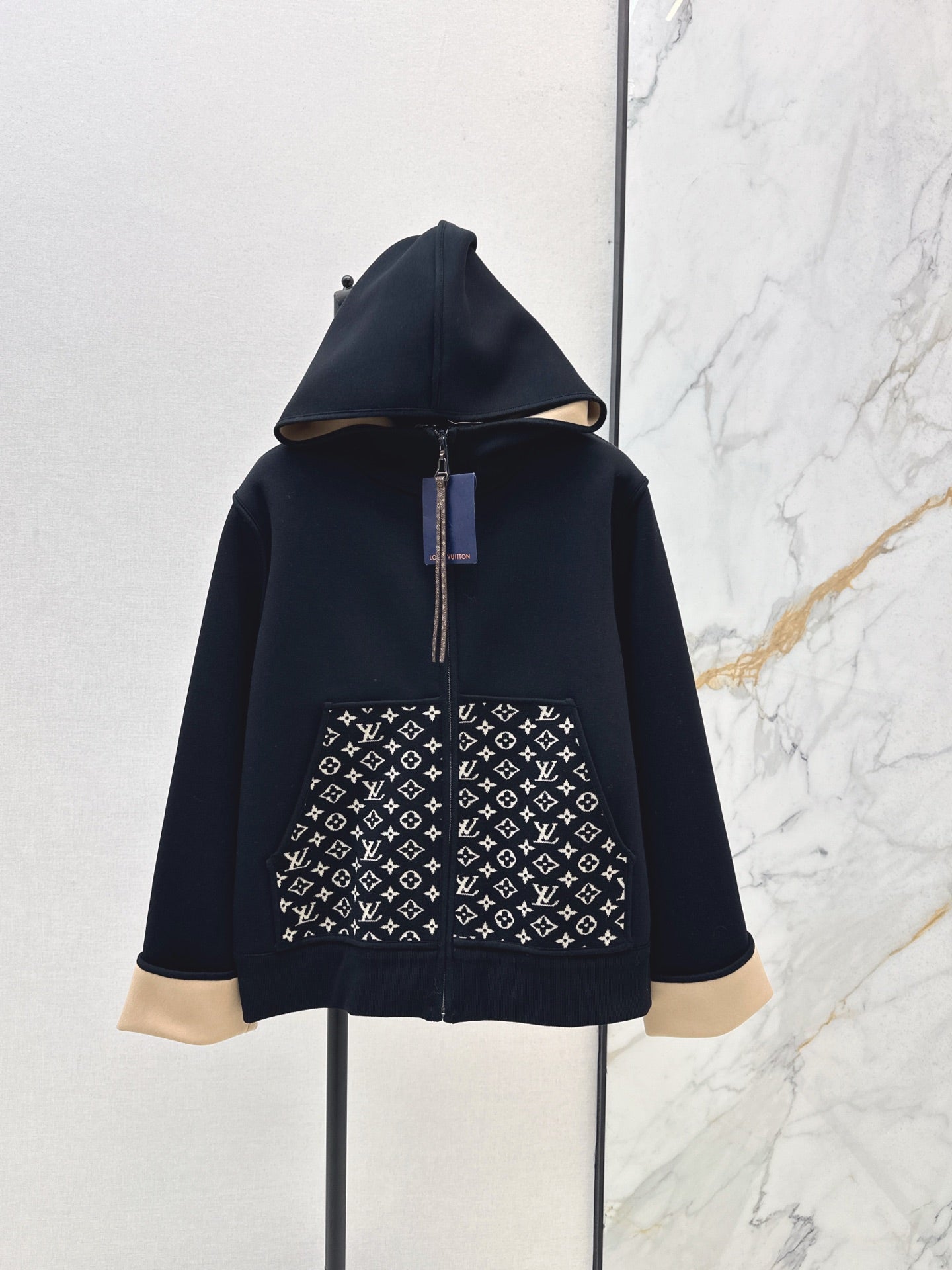 Louis NEW Hooded zip-up jacket
