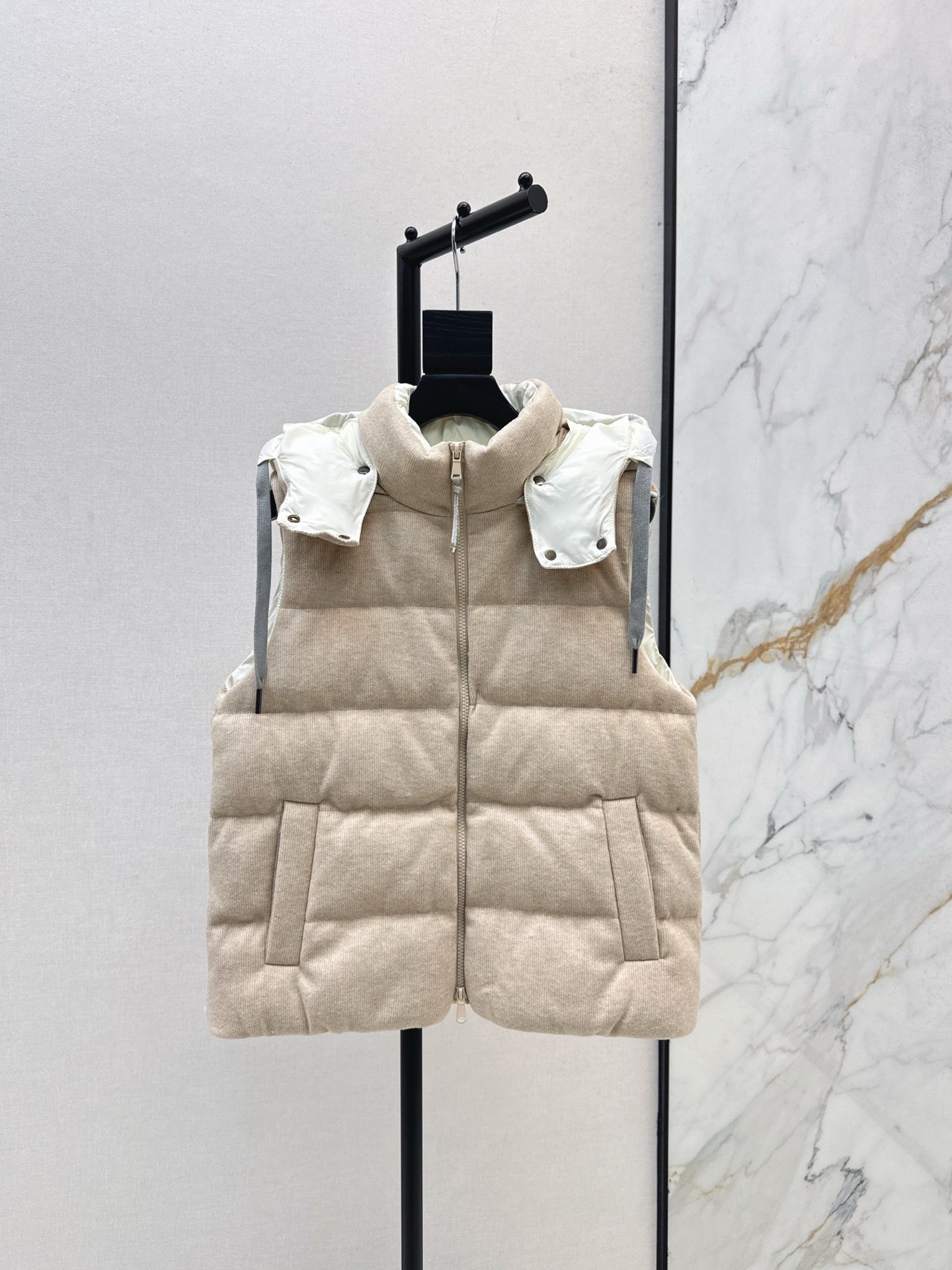 Brun NEW down vest