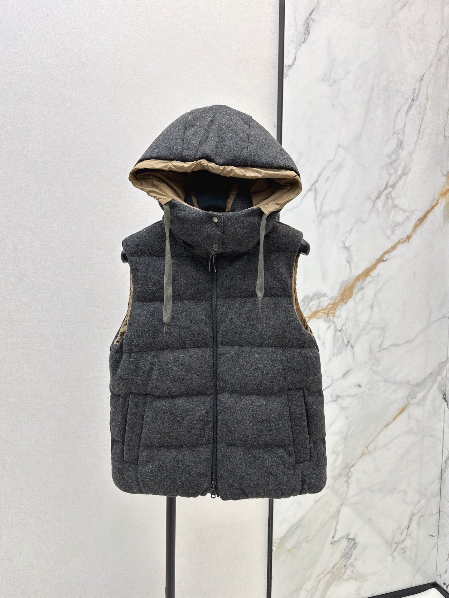 Brun NEW down vest