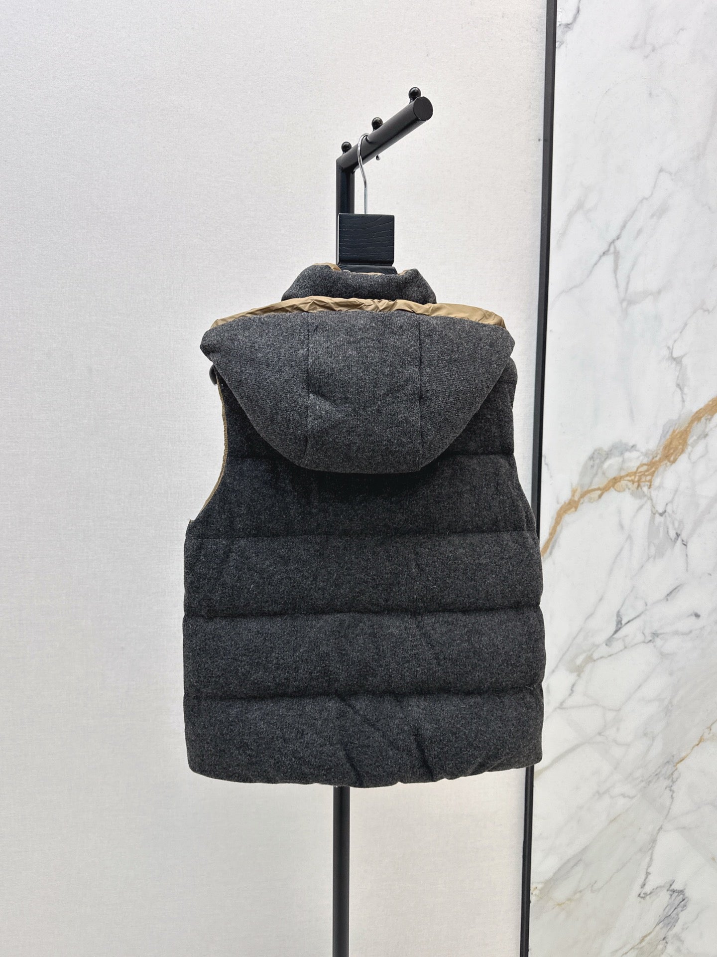 Brun NEW down vest