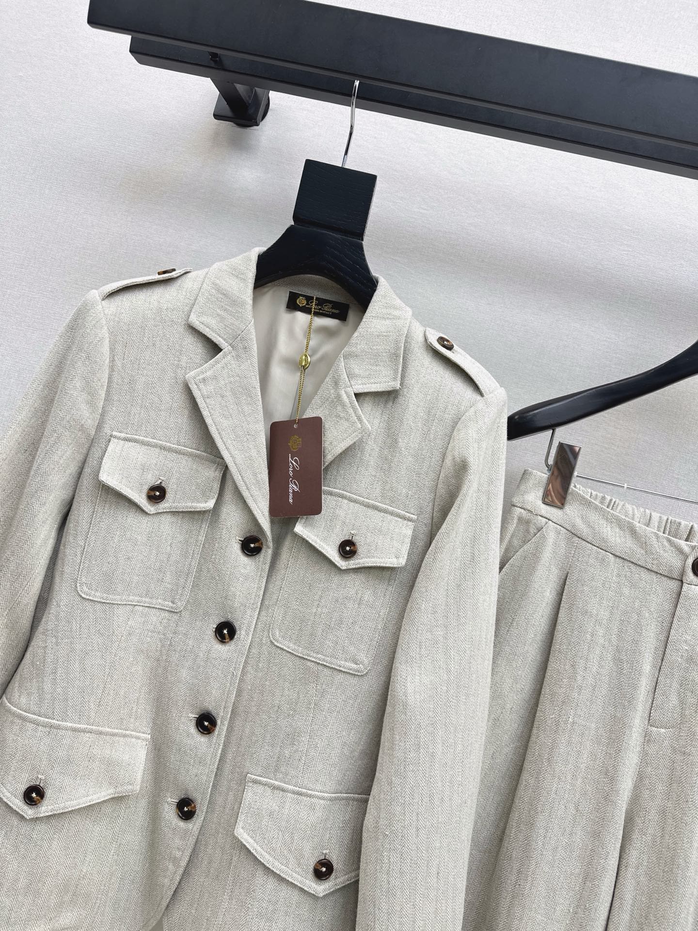 Loe NEW Linen suit