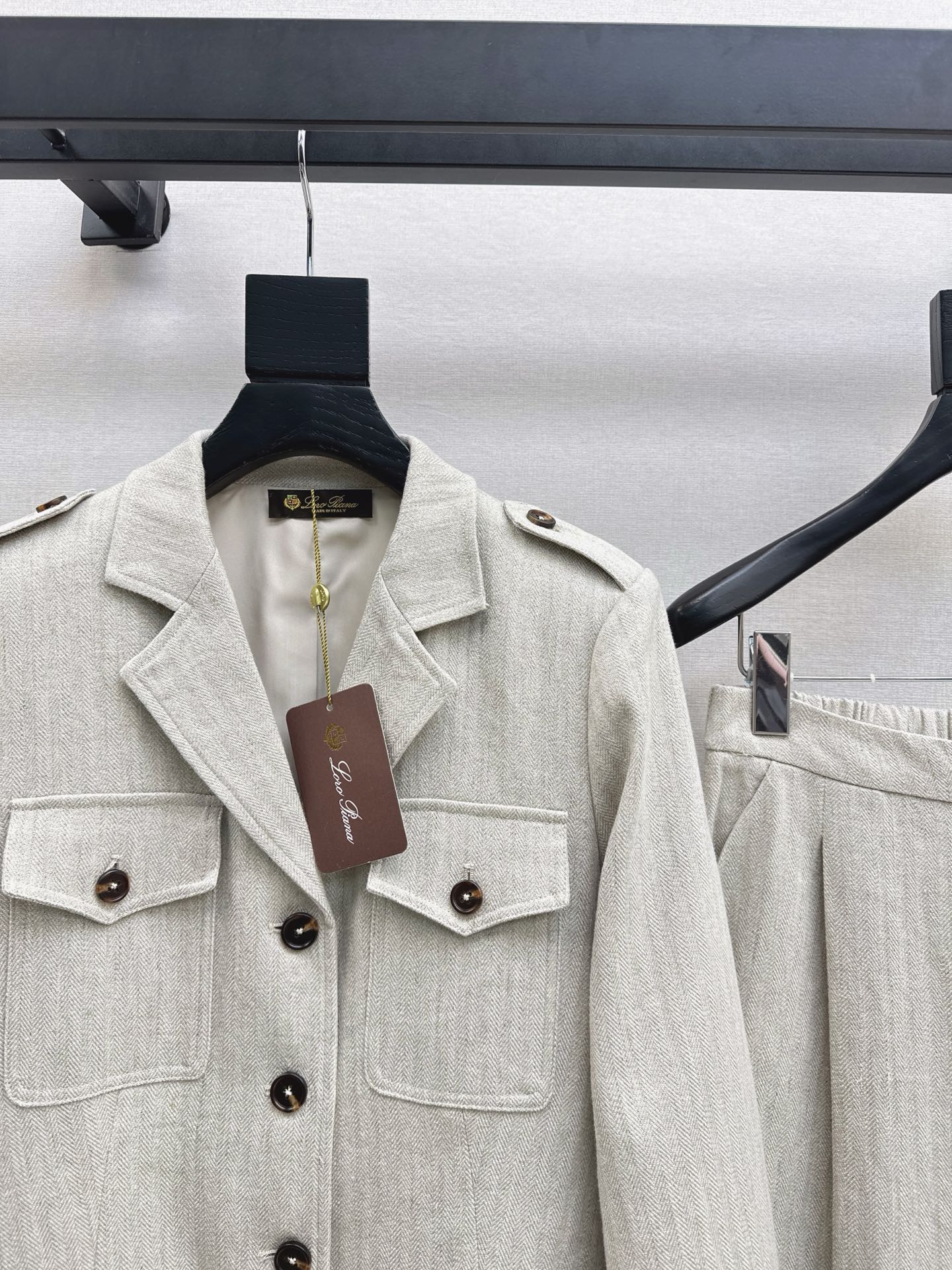Loe NEW Linen suit