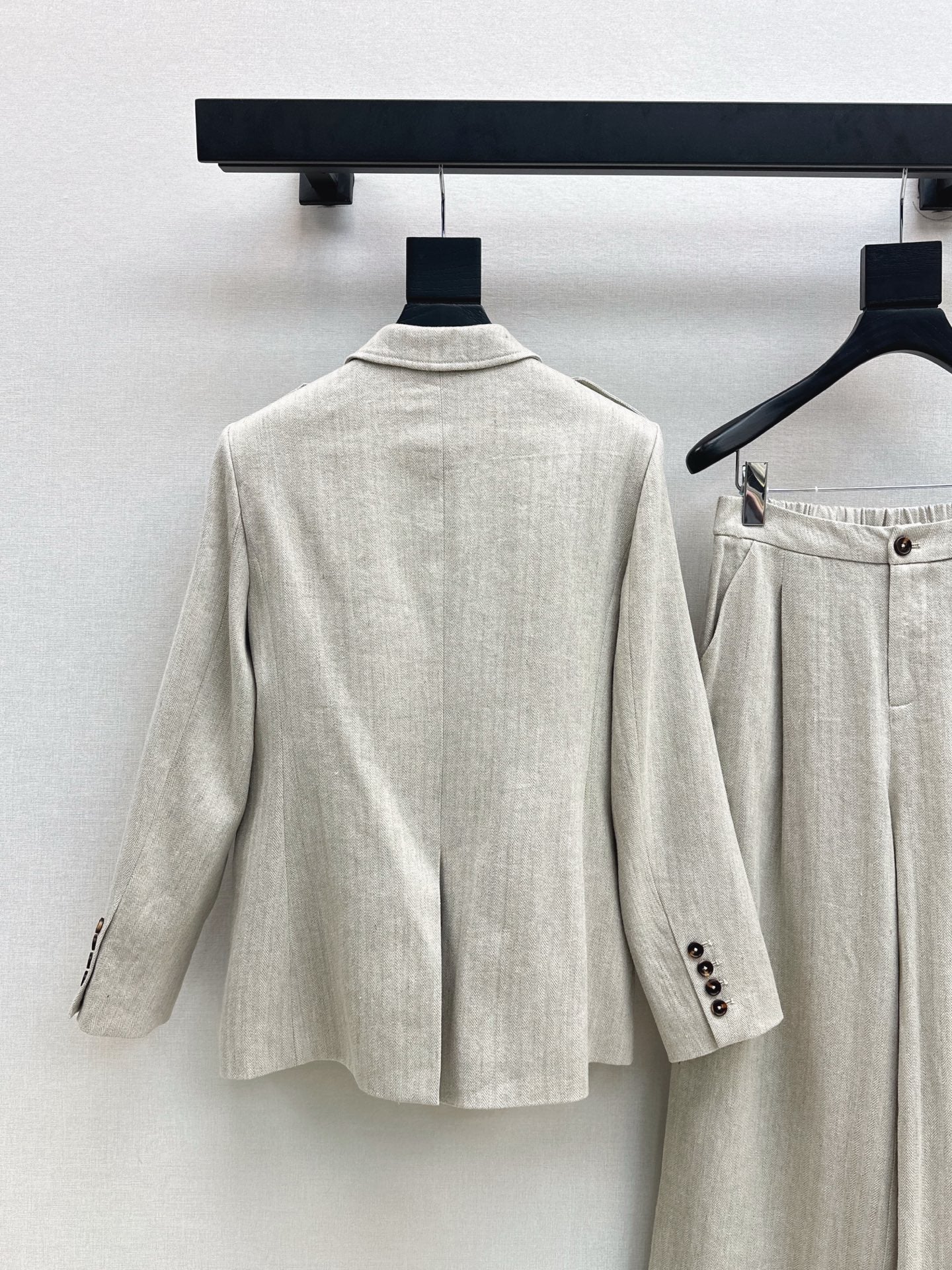 Loe NEW Linen suit