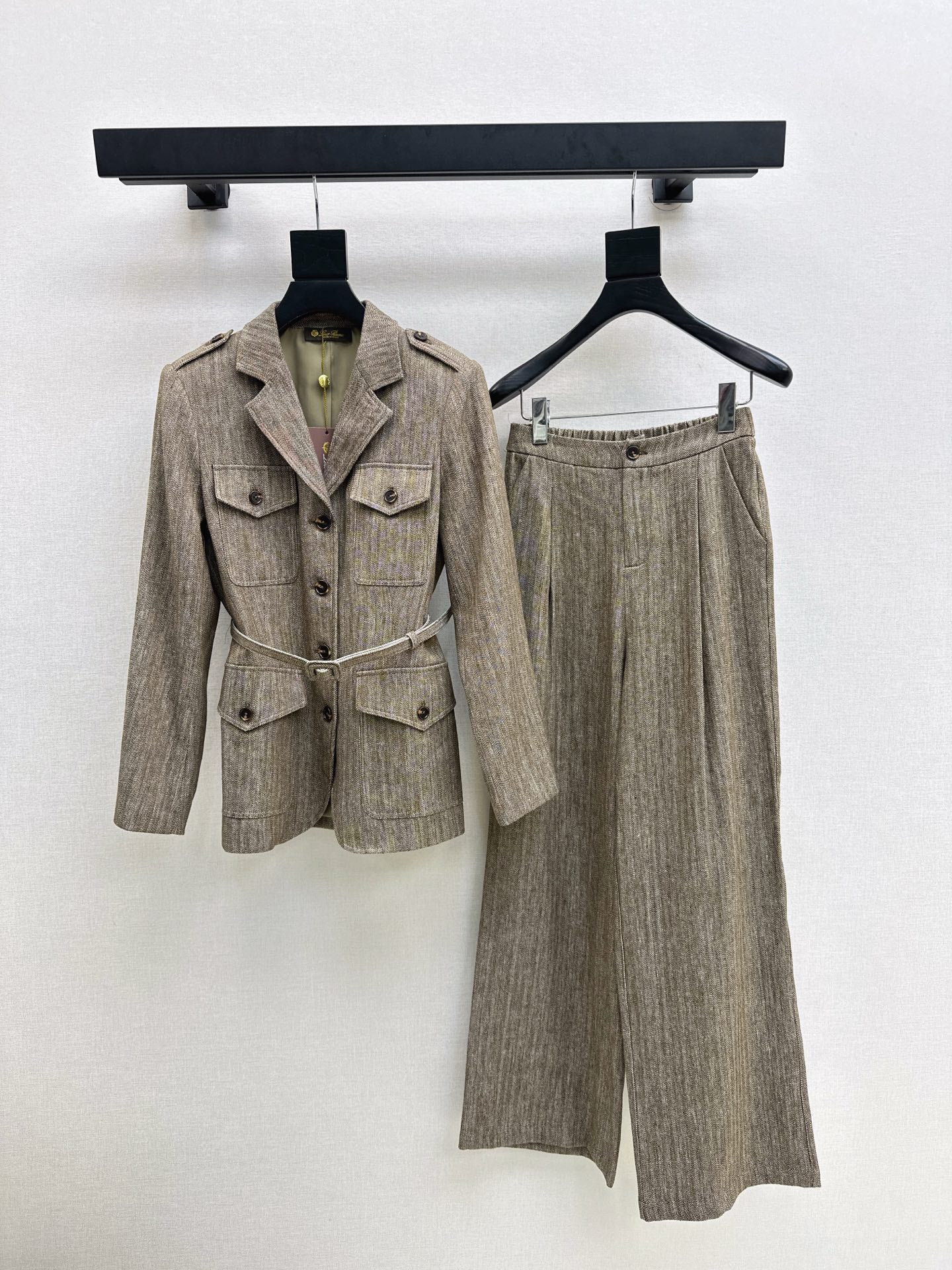 Loe NEW Linen suit