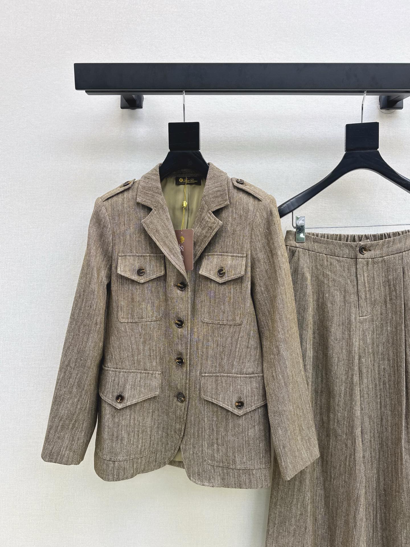 Loe NEW Linen suit