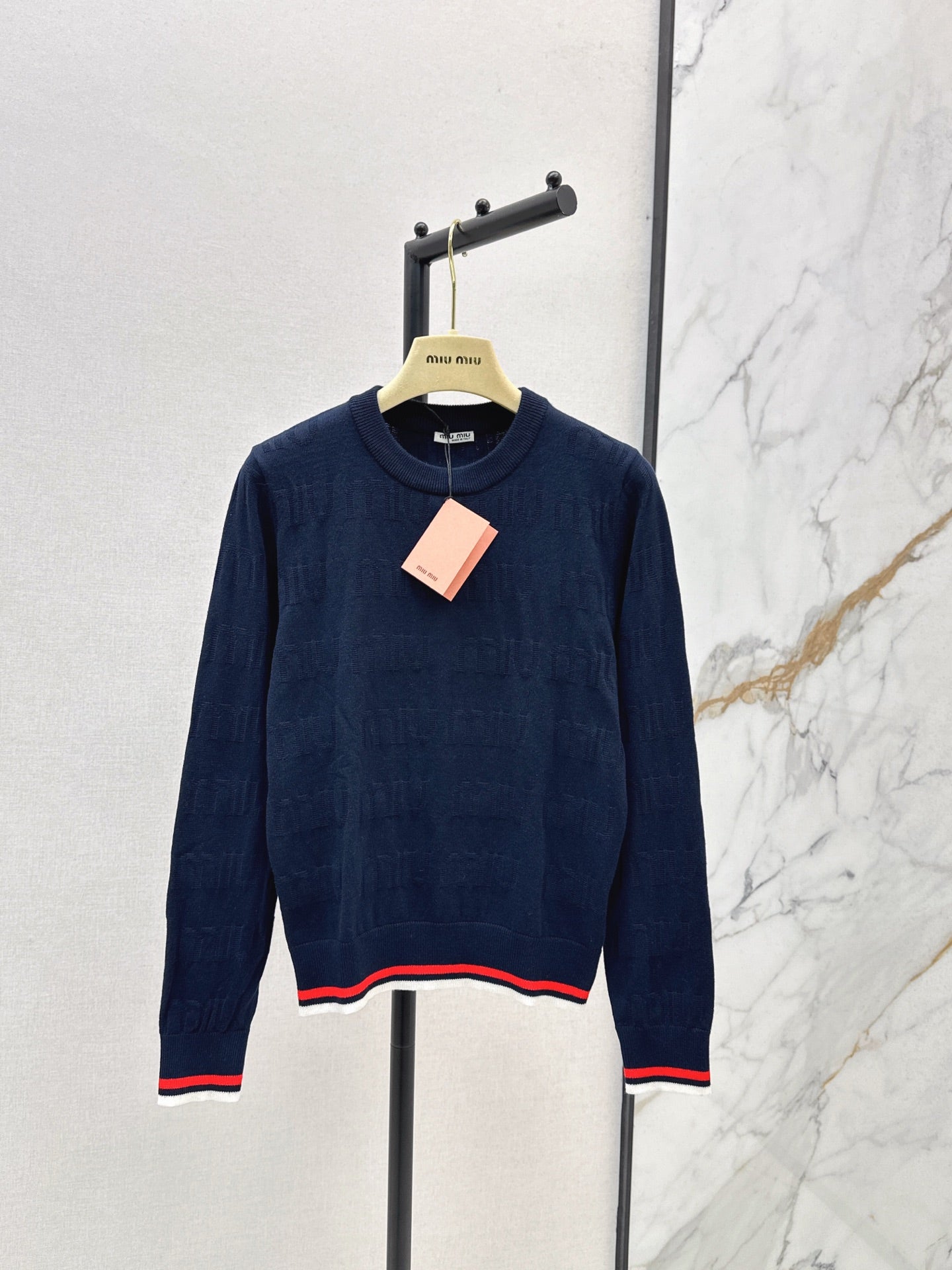 Miu NEW Knit a sweater