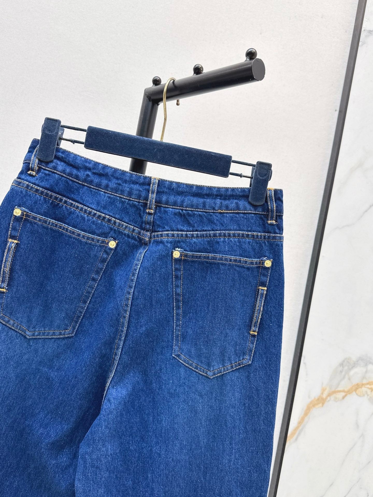 Louis NEW Straight-leg jeans