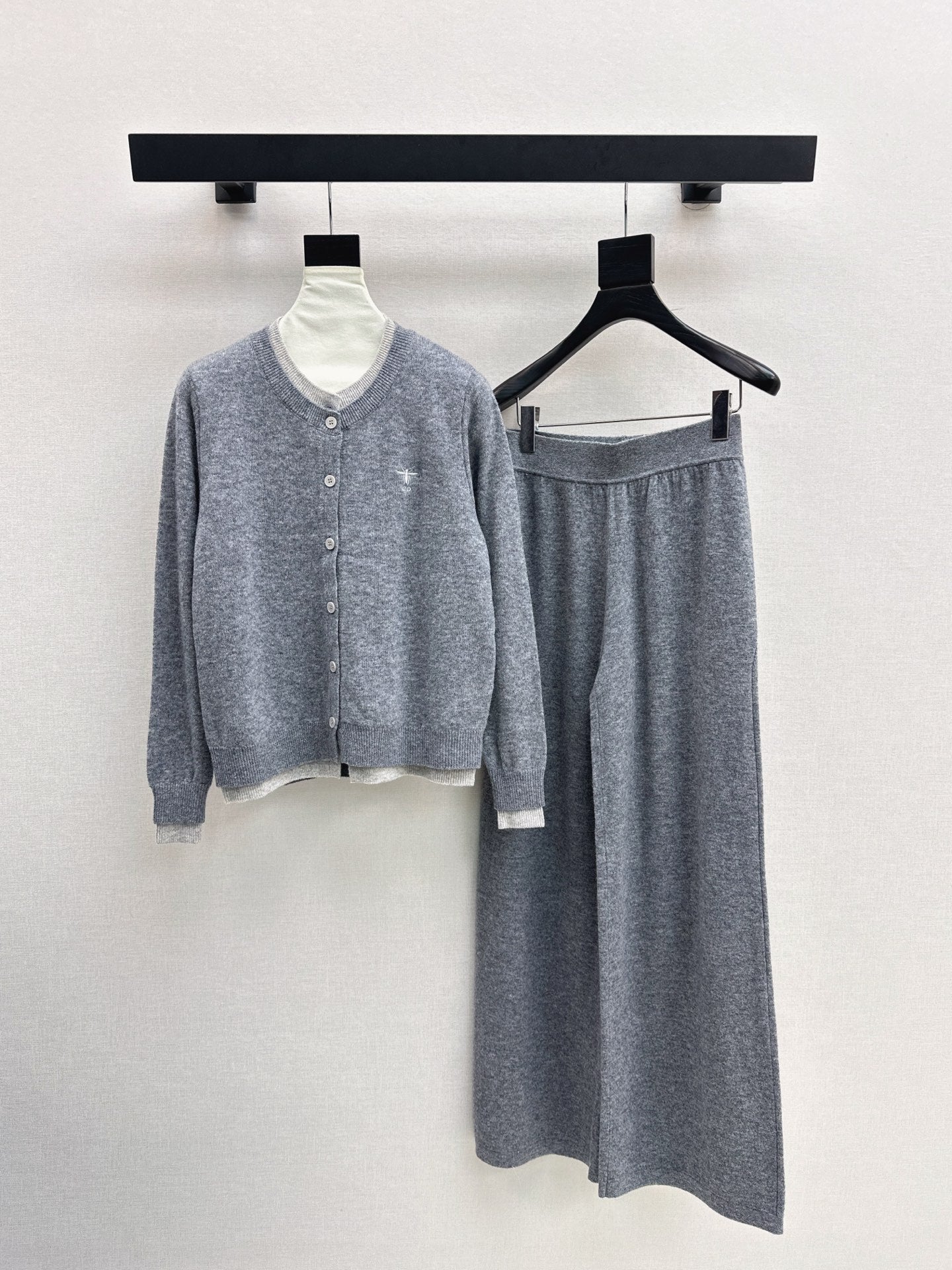 CD NEW Knitted set