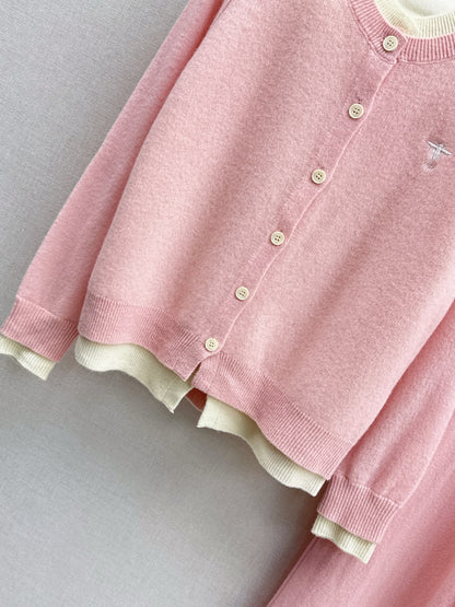 CD NEW Knitted set