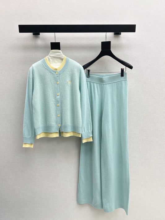 CD NEW Knitted set