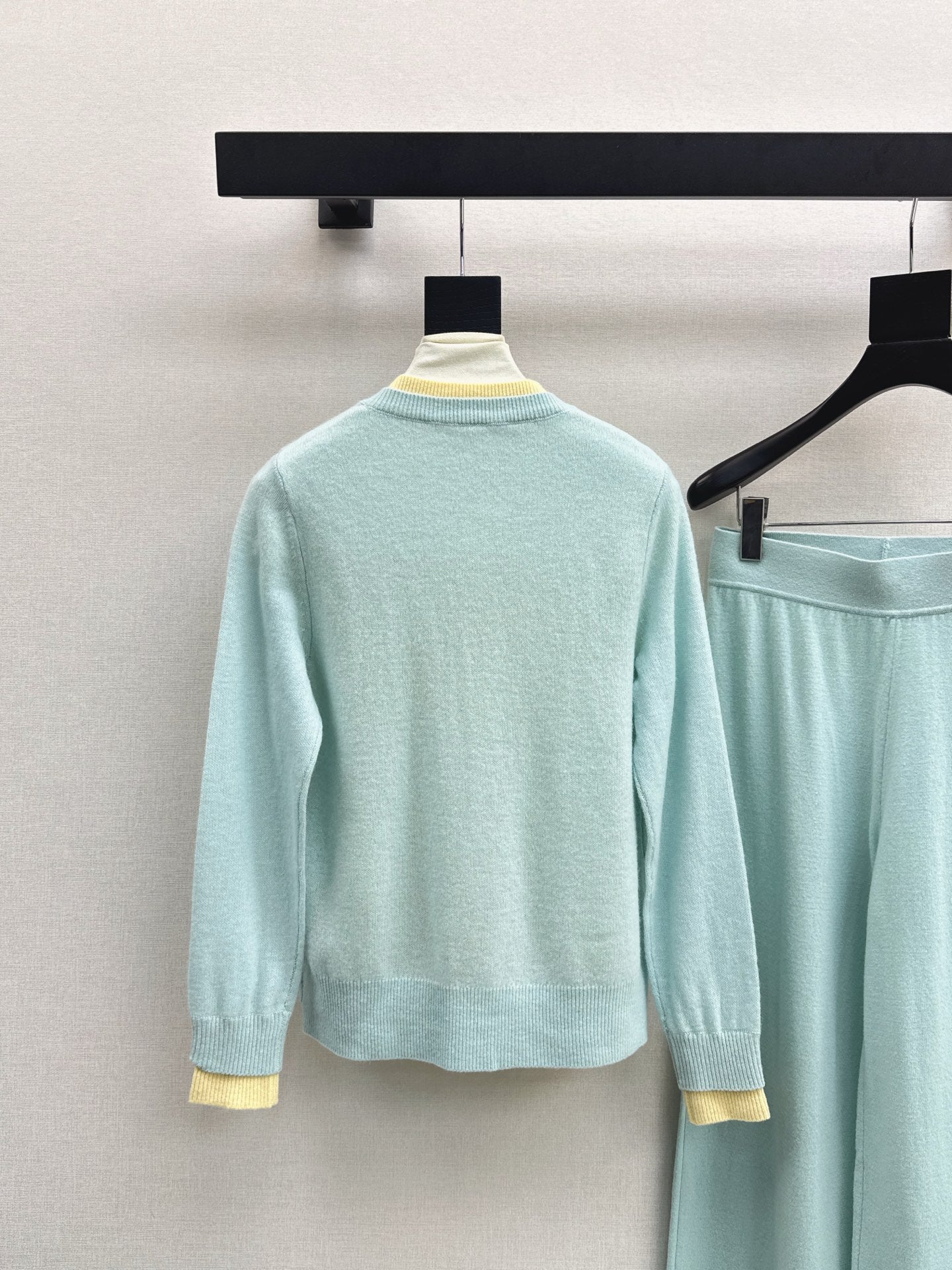 CD NEW Knitted set