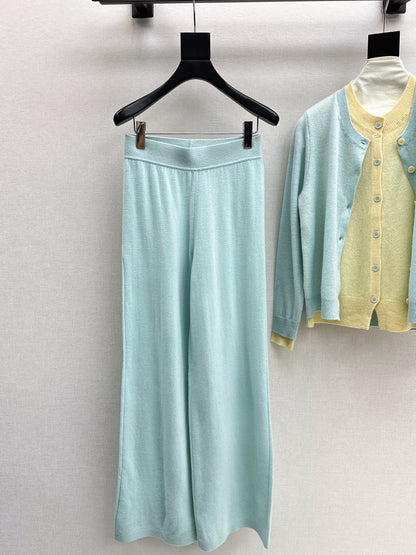 CD NEW Knitted set