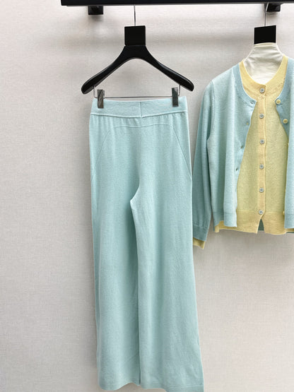CD NEW Knitted set
