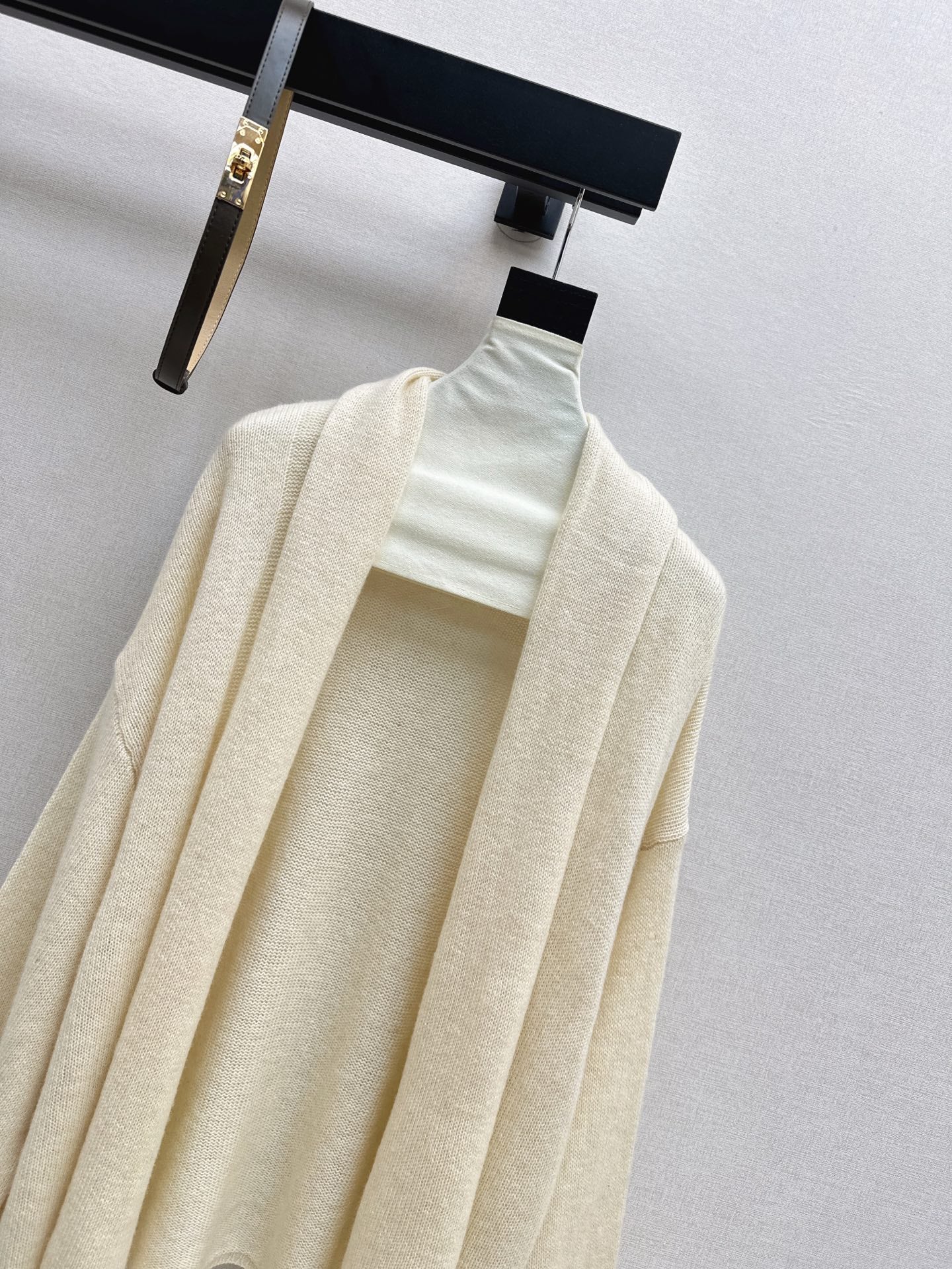 Herm NEW Wool Yarn Cardigan
