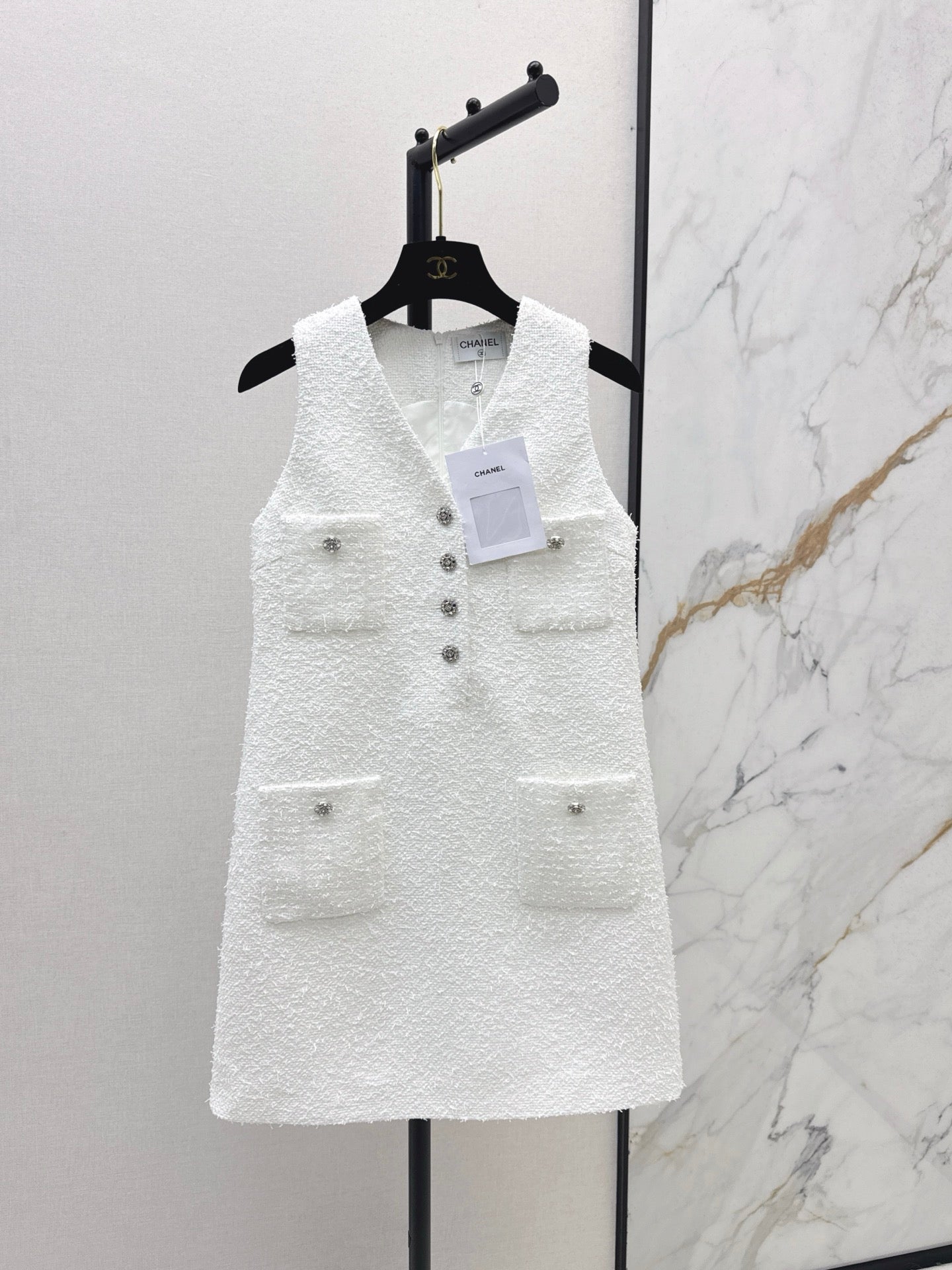 Chan NEW Sleeveless dress